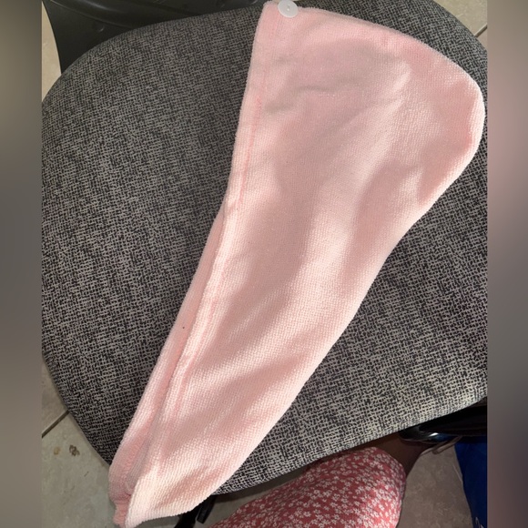 Women’s Hair Wrap Towel (Button loop missing) - Picture 2 of 4